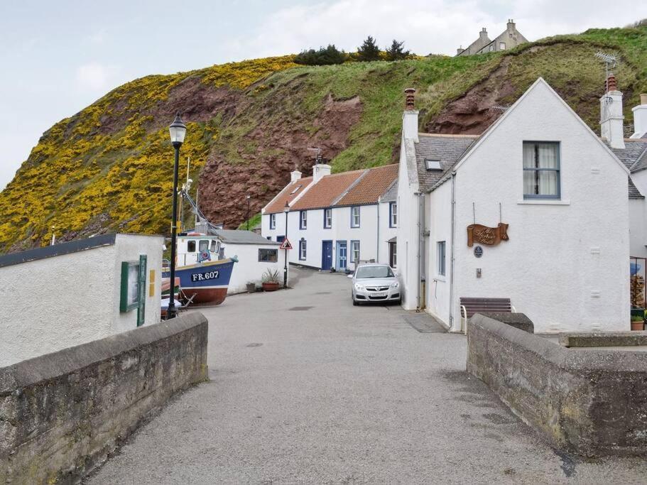 Fisherman'S Cottage In Pennan 외부 사진
